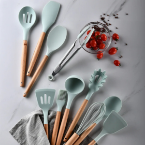 סט 12 כלי מטבח מסיליקון איכותי למגוון שימושים במטבח