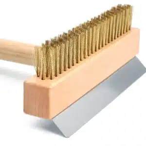מברשת פליז לניקוי תנור פיצה עם ידית עץ דגם 47W – תמונה 3