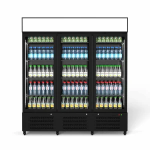 מקרר ויטרינה תעשייתי שחור RF-1390PS עם שלוש דלתות זכוכית במבט חזיתי