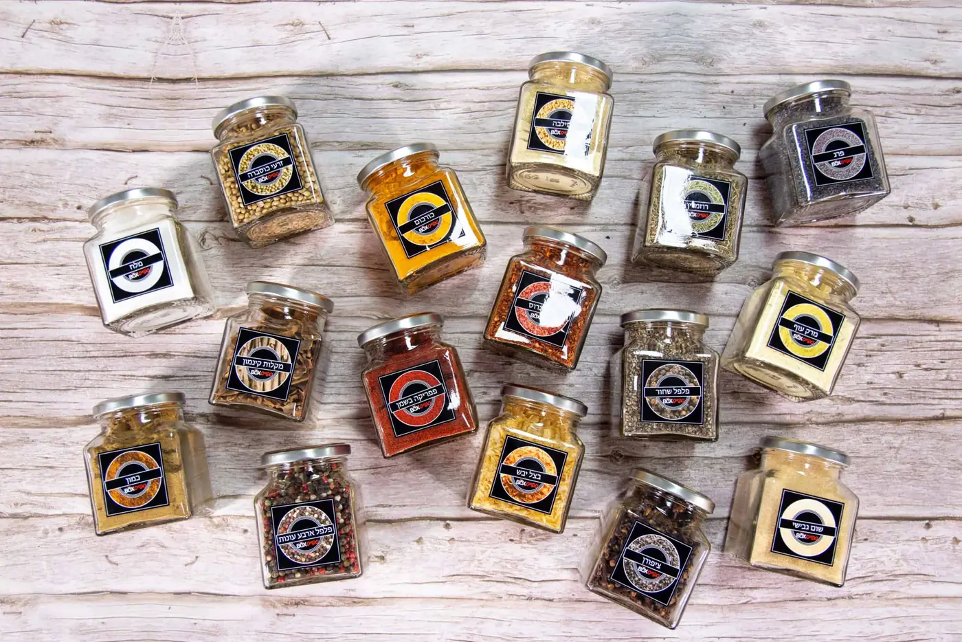 צנצנות זכוכית ופתרונות אחסון למטבח מבית SpiceBox